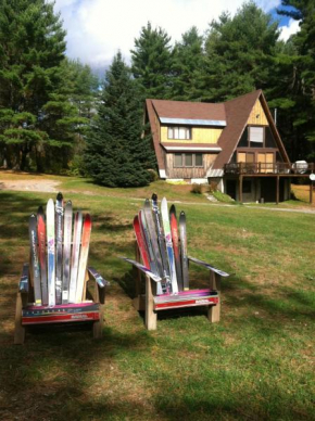 Chalet on Private Alderbrook Lake